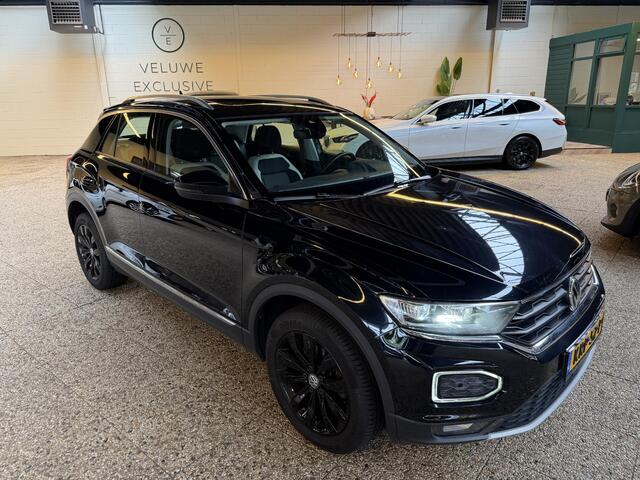 Volkswagen T-Roc 1.5 TSI Sport Business R | Pano | Camera | Keyless |
