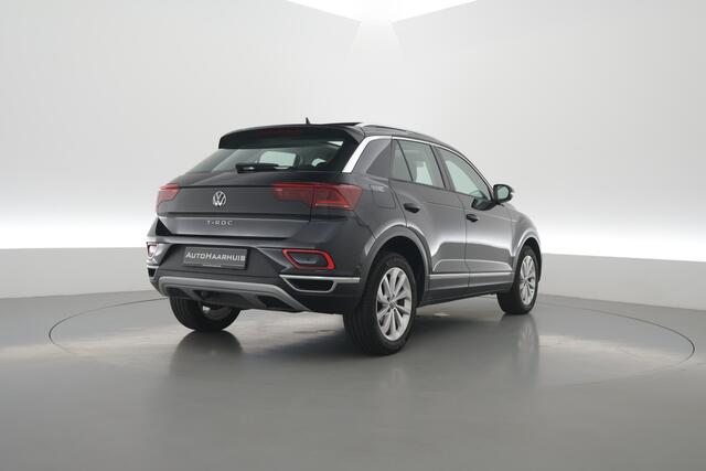 Volkswagen T-Roc 1.5 TSI Style DSG | Pano | Afn. Trekhaak | Matrix LED | Massage | Stoelverw. | Adapt. Cruise | Dodehoekdet.
