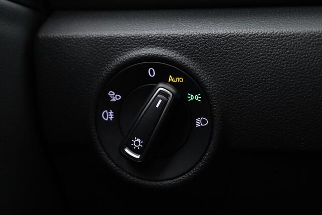 Volkswagen T-Roc 1.5 TSI Style DSG | Pano | Afn. Trekhaak | Matrix LED | Massage | Stoelverw. | Adapt. Cruise | Dodehoekdet.