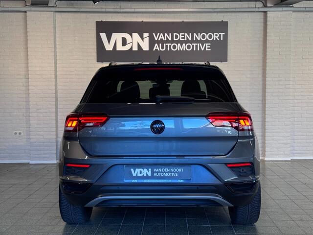Volkswagen T-Roc 1.5 TSI Sport Business R Black Style BEATS Camera Trekhaak 19''