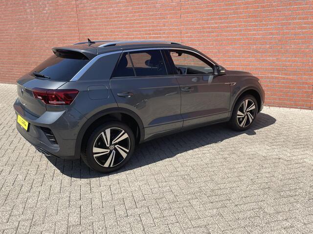Volkswagen T-Roc 1.5 TSI 150pk DSG R-Line Navigatie Apple Carplay / Android Auto Parkeersensoren Afneembare trekhaak Park Assist Adaptive Cruise Control Elektrische achterklep Stoel- en stuurverwarming Climate Control Ledverlichting Virtual Cockpit
