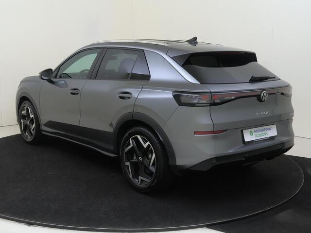 Volkswagen T-Roc 1.5 eTSI R-Line | Trekhaak | Achteruitrijcamera | Matrix LED verlichting | Keyless | Adaptieve cruise control | Dodehoekdetectie | Stoel- en stuurwielverwarming | Carplay |