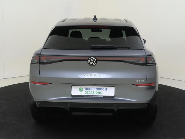 Volkswagen T-Roc 1.5 eTSI R-Line | Trekhaak | Achteruitrijcamera | Matrix LED verlichting | Keyless | Adaptieve cruise control | Dodehoekdetectie | Stoel- en stuurwielverwarming | Carplay |