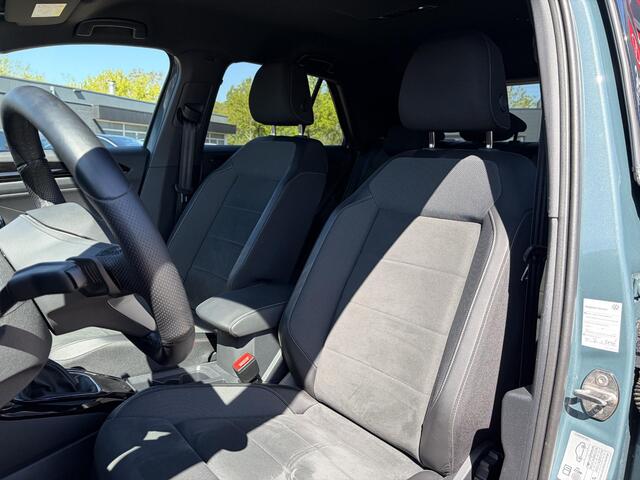 Volkswagen T-Roc 1.5 TSI R-Line |Trekhaak | Camera | Adptieve CC | Climate Control | Keyless entry | NL-Auto