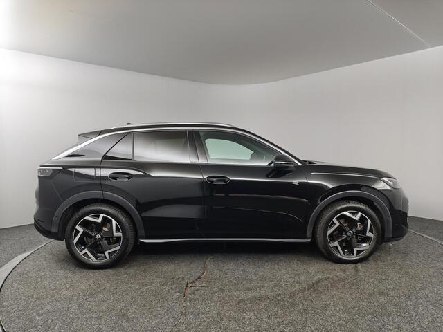 Volkswagen T-Roc 1.5 eTsi R-Line First Edition | Navigatie | AndroidAuto/AppleCarplay |