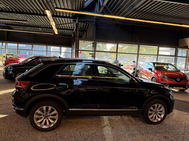 Volkswagen T-Roc 1.5 TSI Sport | DSG | Camera | Keyless | Virtal Cockpit | Led |