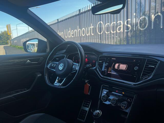 Volkswagen T-Roc 1.5 TSI Sport R-Line / Navigatie / Digitaal cockpit