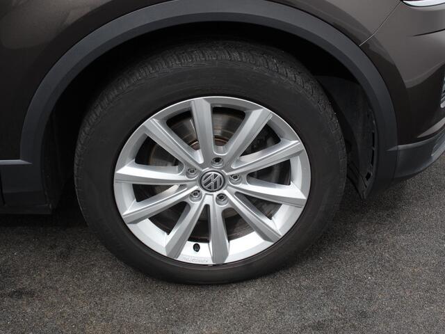 Volkswagen T-Roc 1.5 TSI Style Climate control cruise control Navigatie Parkeersensoren Lichtmetalen velgen