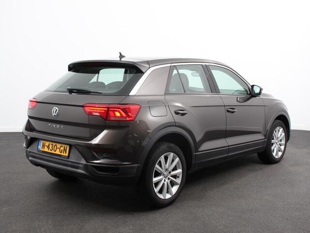 Volkswagen T-Roc 1.5 TSI Style Climate control cruise control Navigatie Parkeersensoren Lichtmetalen velgen