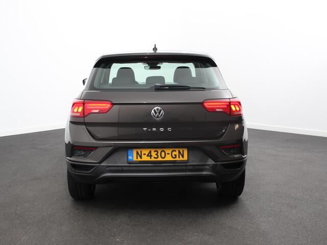 Volkswagen T-Roc 1.5 TSI Style Climate control cruise control Navigatie Parkeersensoren Lichtmetalen velgen