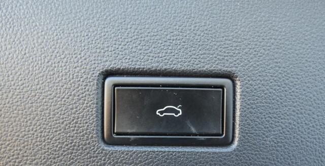 Volkswagen T-Roc 1.0 TSI STYLE,ACC,Lane Ass,Navi,Bltooth,APK 29-6-27
