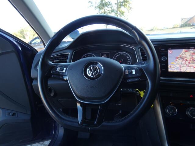 Volkswagen T-Roc 1.0 TSI STYLE,ACC,Lane Ass,Navi,Bltooth,APK 29-6-27