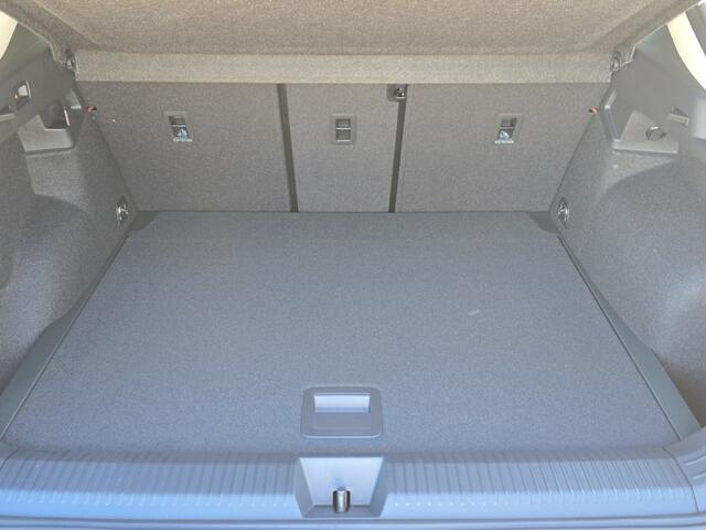 Volkswagen T-Roc 1.5 eTSI LIFE TREKHAAK/CAMERA/ACC/STOEL+STUURVERW