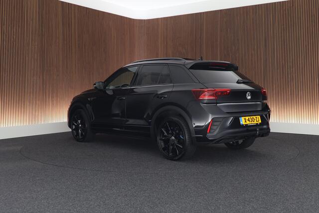 Volkswagen T-Roc 1.5 TSI 150pk DSG R-Line Business Black Style Panoramadak Trekhaak Camera Navigatie Beats Stoelverwarming Keyless