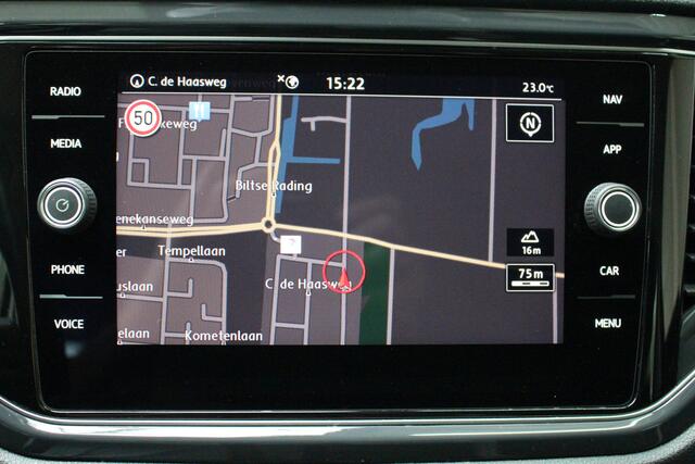 Volkswagen T-Roc 1.5 TSI DSG Sport | Navigatie | Airco | PDC | Camera | Dealeronderhouden