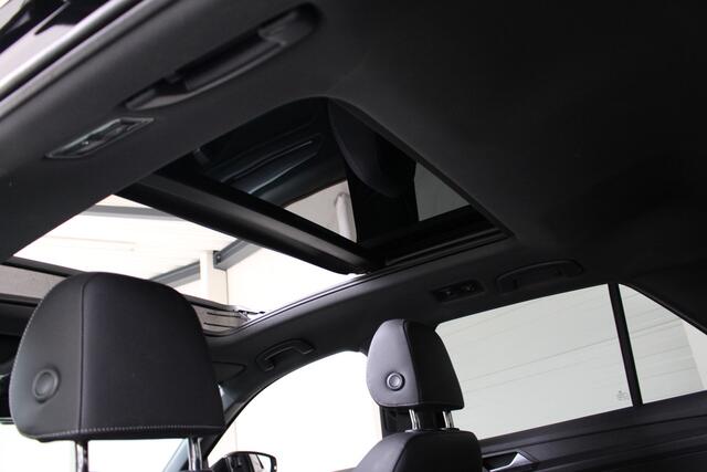 Volkswagen T-Roc 1.5 TSI Sport R-Line DSG Panoramadak | El. Achterklep | Beats Audio | Suzuka 19" Zwart