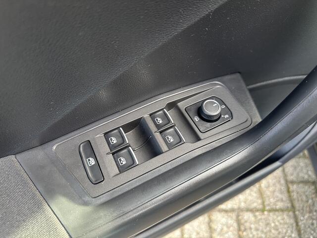 Volkswagen T-Roc 1.5 TSI Sport | Trekhaak | Digital Dash.