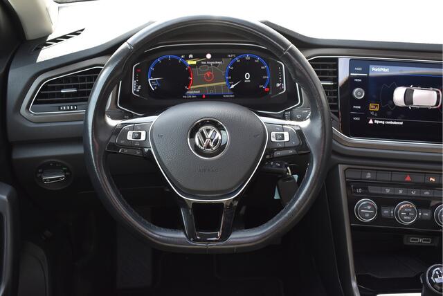 Volkswagen T-Roc 1.0 TSI Style Panoramadak, Adaptive cruise, NL-auto