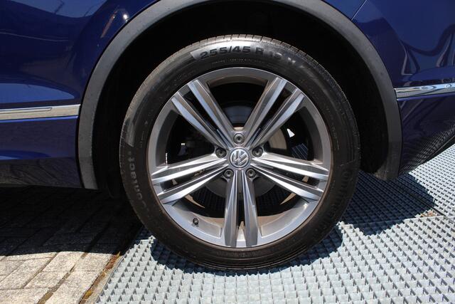 Volkswagen TIGUAN 1.4 TSI 4Motion Highline R-line NL auto/1e Eigenaar Automaat/Panoramadak/Navigatie/Digital dash/Cruise control adaptief/Elektrische achterklep/Alcantara bekleding/Stoelverwarming/Trekhaak/LED/Spiegels inklapbaar/Parkeersensoren rondom