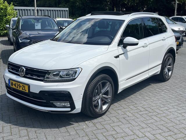 Volkswagen TIGUAN 2.0 TSi DSG 4Motion Highline Business R-Line | EL. TREKHAAK | STANDKACHEL | PANORAMADAK |
