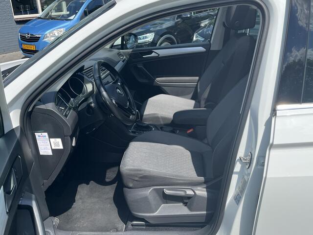 Volkswagen TIGUAN 2.0 TSi DSG 4Motion Highline Business R-Line | EL. TREKHAAK | STANDKACHEL | PANORAMADAK |