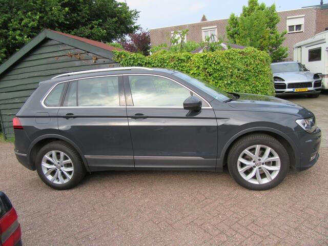 Volkswagen TIGUAN 1.5 TSI Adapt CC | Camera | Park V+A