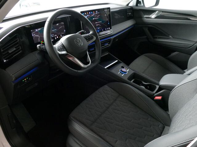 Volkswagen TIGUAN 1.5 eTSI 150 LIFE EDTION NAVI CAMERA TREKHAAK STOEL/STUUR VERW. COMF.STOEL AMBIENTE LED 3/2024!