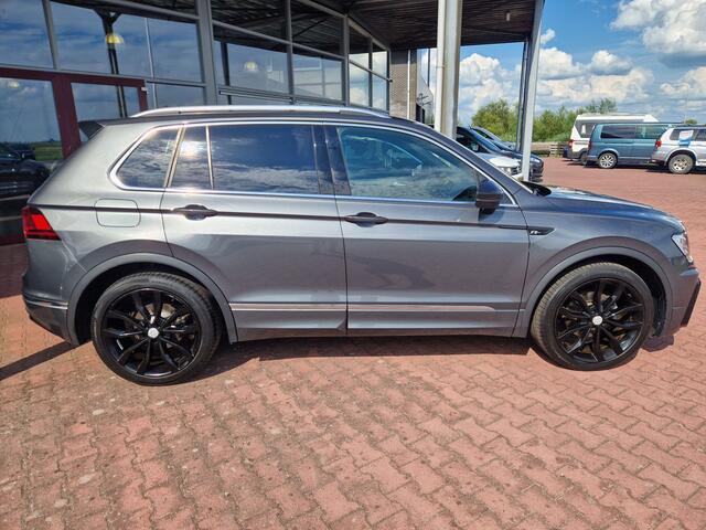 Volkswagen TIGUAN 1.5 TSI ACT Highline Business R 12 MND BOVAG GAR. 20" LMV | NAVI | ECC STOELVERW | 3-ZONE ECC | ACC | EL. ACHTERKLEP