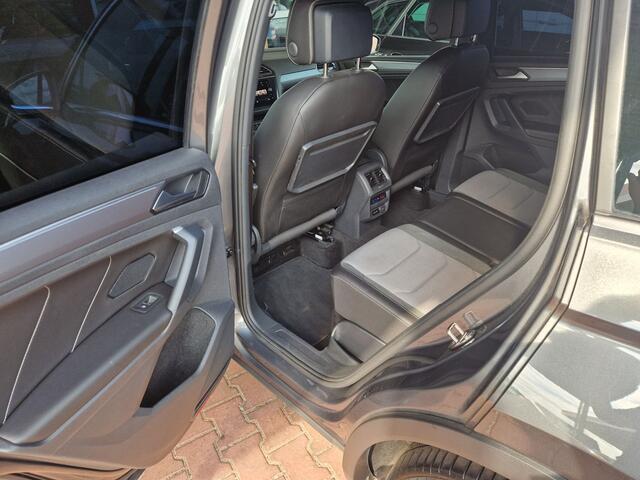 Volkswagen TIGUAN 1.5 TSI ACT Highline Business R 12 MND BOVAG GAR. 20" LMV | NAVI | ECC STOELVERW | 3-ZONE ECC | ACC | EL. ACHTERKLEP