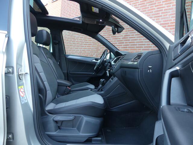 Volkswagen TIGUAN 2.0 TSI 220 pk 4Motion 2 X R-Line / Panodak / 20 Inch
