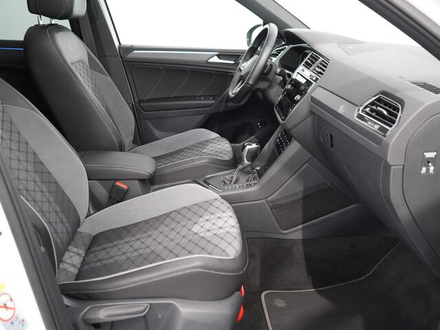 Volkswagen TIGUAN 1.4 TSI eHybrid R-Line Business+ | Blackstyle | Pano | 20"LM | Trekhaak | Winterpakket