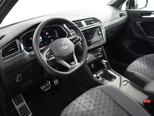 Volkswagen TIGUAN 1.4 TSI eHybrid R-Line Business+ | Blackstyle | Pano | 20"LM | Trekhaak | Winterpakket