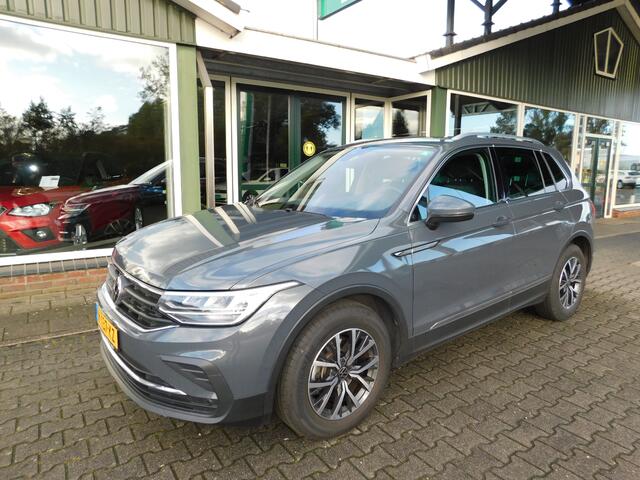 Volkswagen TIGUAN 1.5TSI 131PK LIFE BUSINESS!! All-in Prijs! Trekhaa