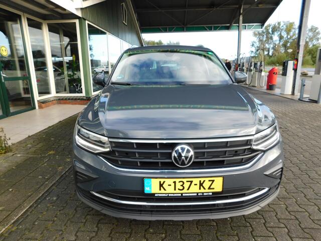 Volkswagen TIGUAN 1.5TSI 131PK LIFE BUSINESS!! All-in Prijs! Trekhaa