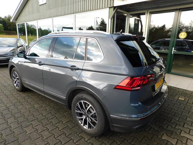 Volkswagen TIGUAN 1.5TSI 131PK LIFE BUSINESS!! All-in Prijs! Trekhaa
