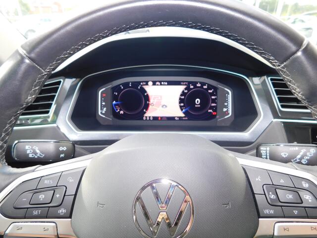 Volkswagen TIGUAN 1.5TSI 131PK LIFE BUSINESS!! All-in Prijs! Trekhaa