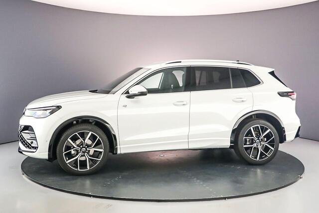 Volkswagen TIGUAN R-Line Business 1.5 eTSI 150pk DSG Automaat 360 camera, Elektrische achterklep, Head up display, Adaptive cruise control, Achteruitrijcamera, Harman Kardon audio, Navigatie, Stoelverwarming, Verwarmd stuurwiel