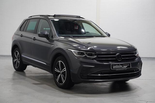 Volkswagen TIGUAN 2.0 TDI 150 pk Aut. Grijs Kenteken 2-Zits Navi Panoramadak, LED IQ Light Koplampen, Trekhaak Wegklapbaar