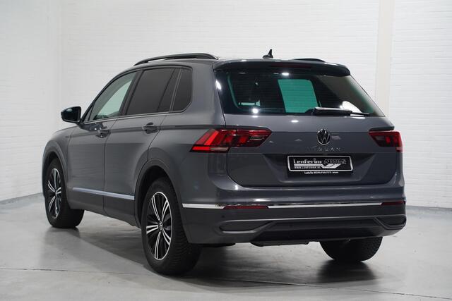 Volkswagen TIGUAN 2.0 TDI 150 pk Aut. Grijs Kenteken 2-Zits Navi Panoramadak, LED IQ Light Koplampen, Trekhaak Wegklapbaar