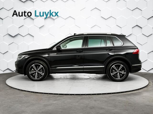 Volkswagen TIGUAN 1.4 TSI e-Hybrid Life Business | Panoramadak | Navigatie | Parkeercamera