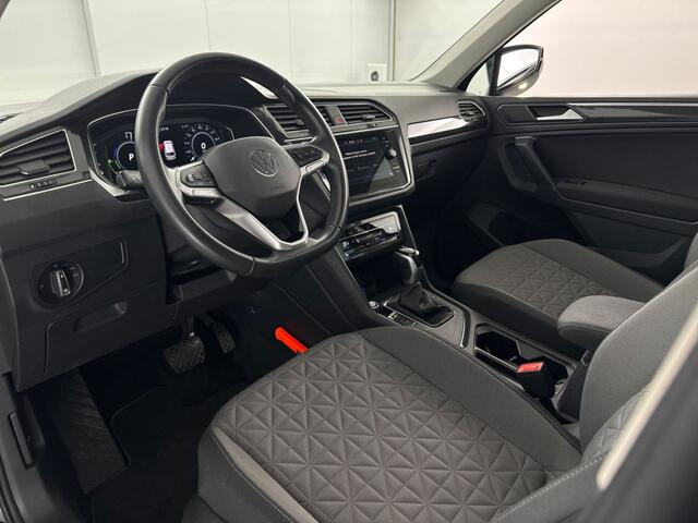 Volkswagen TIGUAN 1.4 TSI e-Hybrid Life Business | Panoramadak | Navigatie | Parkeercamera
