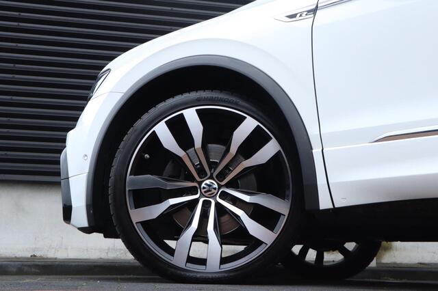 Volkswagen TIGUAN 2.0 TSI 4Motion Highline | R-Line | Cruise adapt. | Clima | Navi | Pano | Stoelverw | Parkeer-assistent |