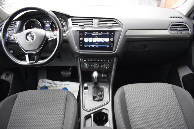 Volkswagen TIGUAN Allspace 1.5 TSI R line Comfort 7pers Adaptive cruise, Camera, Trekhaak, Stoelverwarming, Carplay