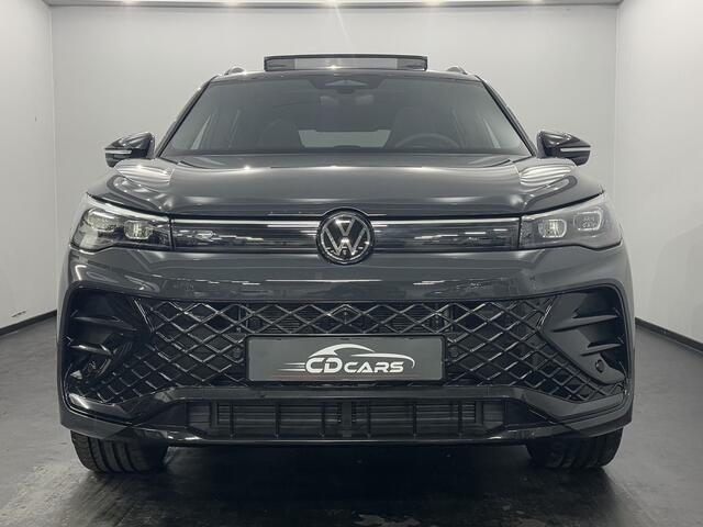 Volkswagen TIGUAN 1.5 eTSI R-Line Edition Pano, 360 Camera, Navi, Sfeerverlichting, Elektrische achterklep, Half leder, 4 jaar garantie Nieuwe model