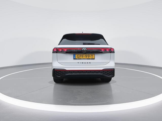 Volkswagen TIGUAN 1.5 eHybrid R-Line Edition Style Interieur Pakket l Black Style Pakket l Assistance Plus Pakket l Design Pakket