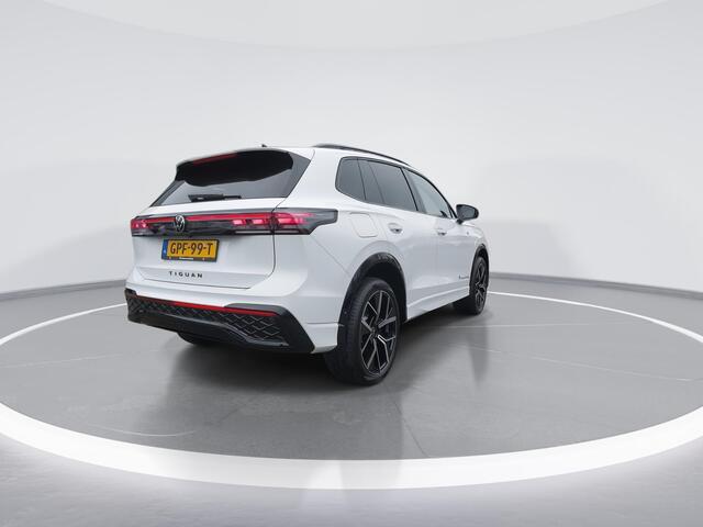 Volkswagen TIGUAN 1.5 eHybrid R-Line Edition Style Interieur Pakket l Black Style Pakket l Assistance Plus Pakket l Design Pakket