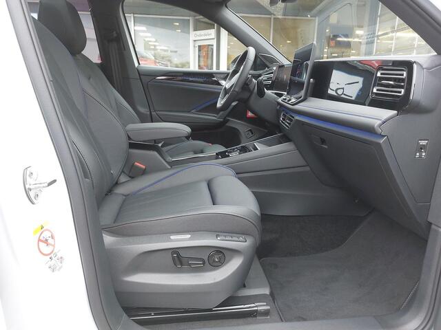 Volkswagen TIGUAN 1.5 eHybrid R-Line Edition Style Interieur Pakket l Black Style Pakket l Assistance Plus Pakket l Design Pakket