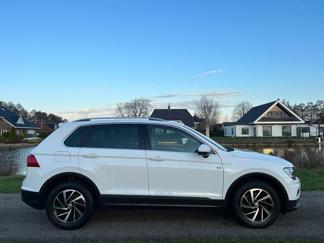 Volkswagen TIGUAN 1.5 TSI ACT Highline Navi / Automaat / Nieuw Model!