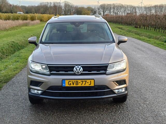 Volkswagen TIGUAN 1.4 TSI 4Motion Highline | Pano | Digi dash | Camera | Led | Navi | 18 " | Ada Cruise |