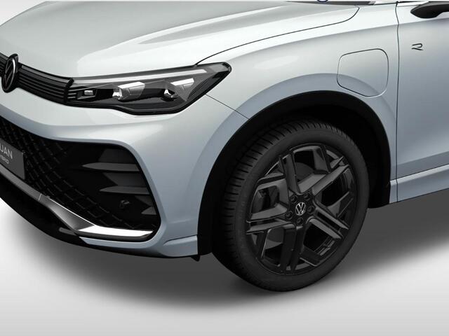 Volkswagen TIGUAN R-Line-Edition 1.5 eHybrid 272 pk 6 versn. DSG · Velgen 'york', 20 inch lichtmetaal in zwart · Interieur Pakket: Interieur style pakket · Trekhaak incl. aanhangermanoeuvreerhulp (trailer assist) · Black style pakket ·
